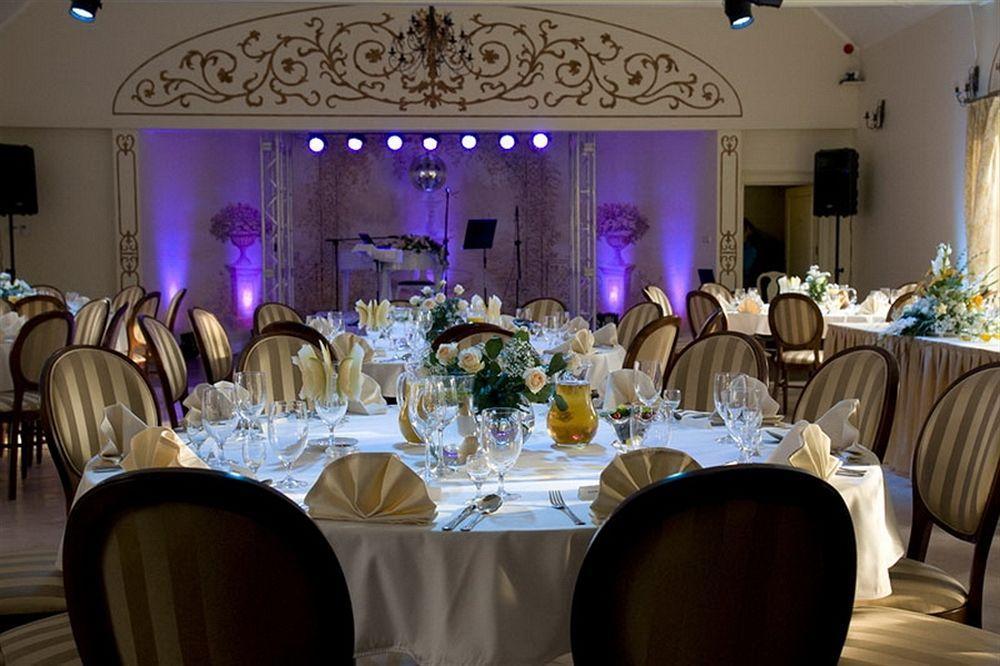 Villa Estera - Hotel & Restauracja Michałowice Kültér fotó