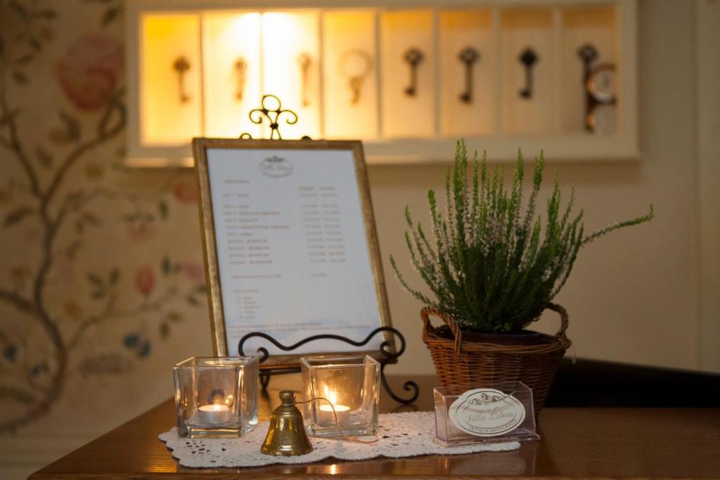 Villa Estera - Hotel & Restauracja Michałowice Kültér fotó