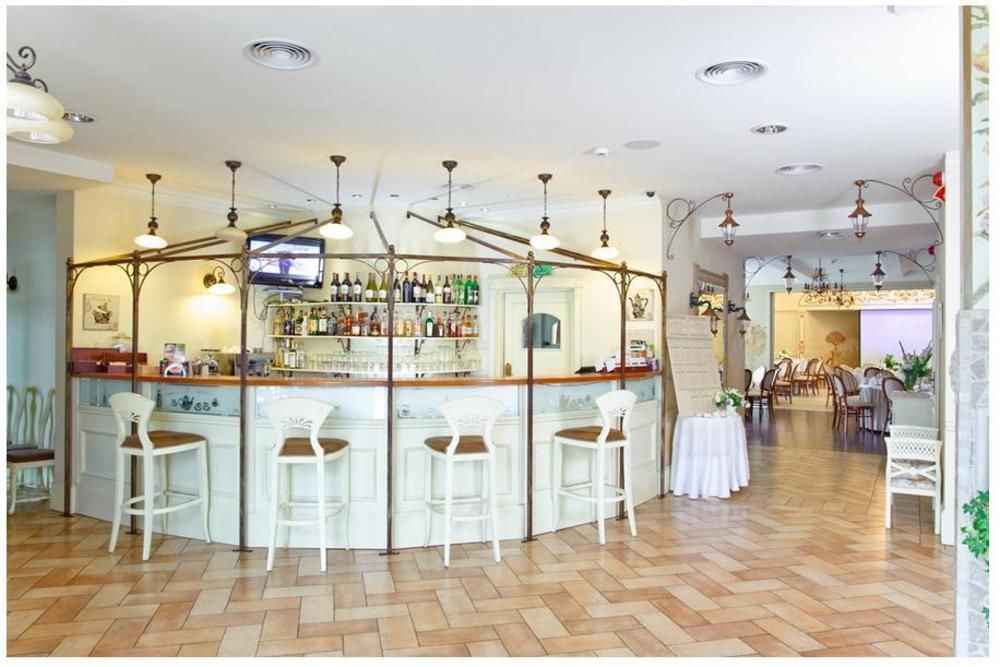 Villa Estera - Hotel & Restauracja Michałowice Kültér fotó