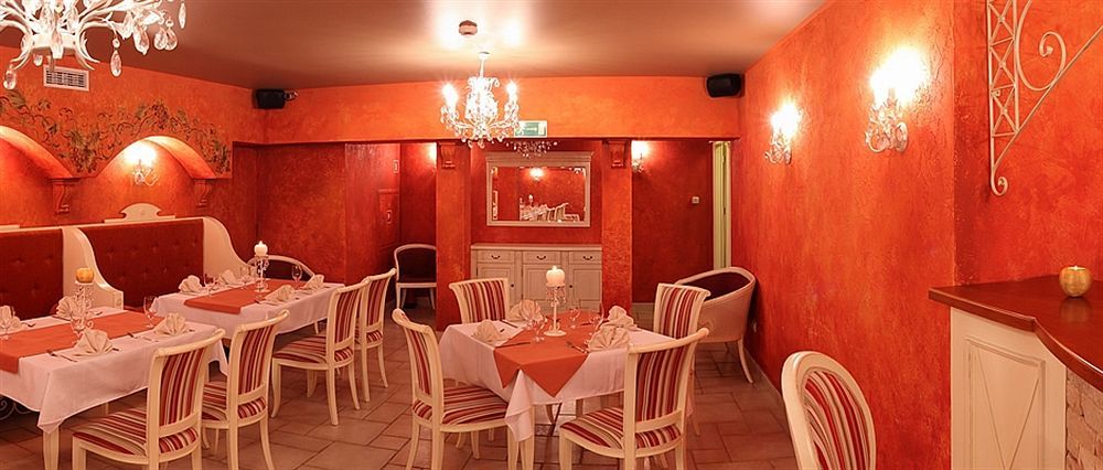 Villa Estera - Hotel & Restauracja Michałowice Kültér fotó